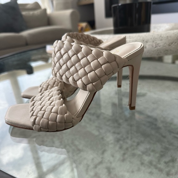 Reign Heel - Rayne - Size 7 - Bone - Never Worn! - Picture 2 of 4